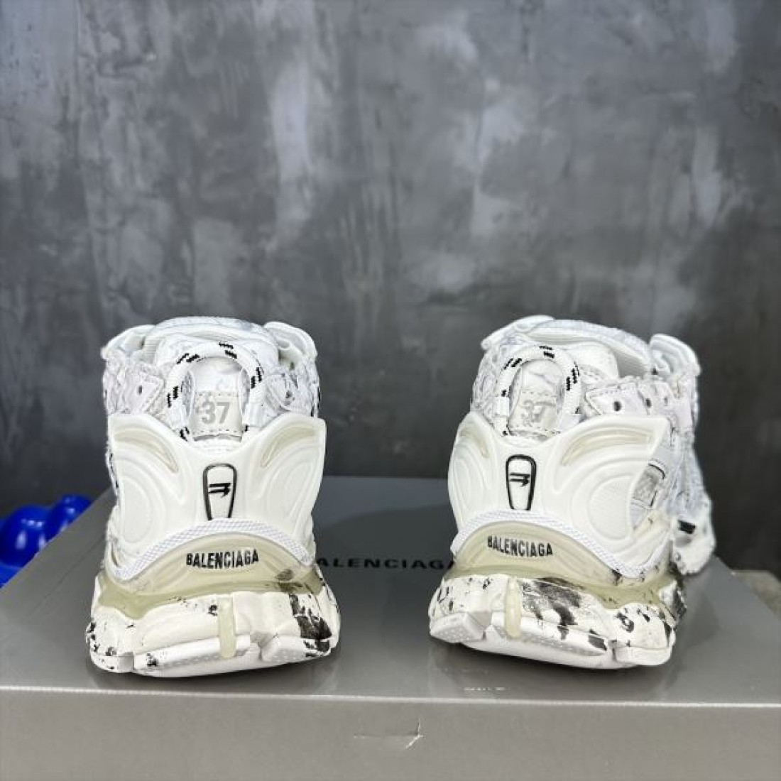 見逃し厳禁 BALENCIAGA バレンシアガ コピー スニーカー 迷わずゲット