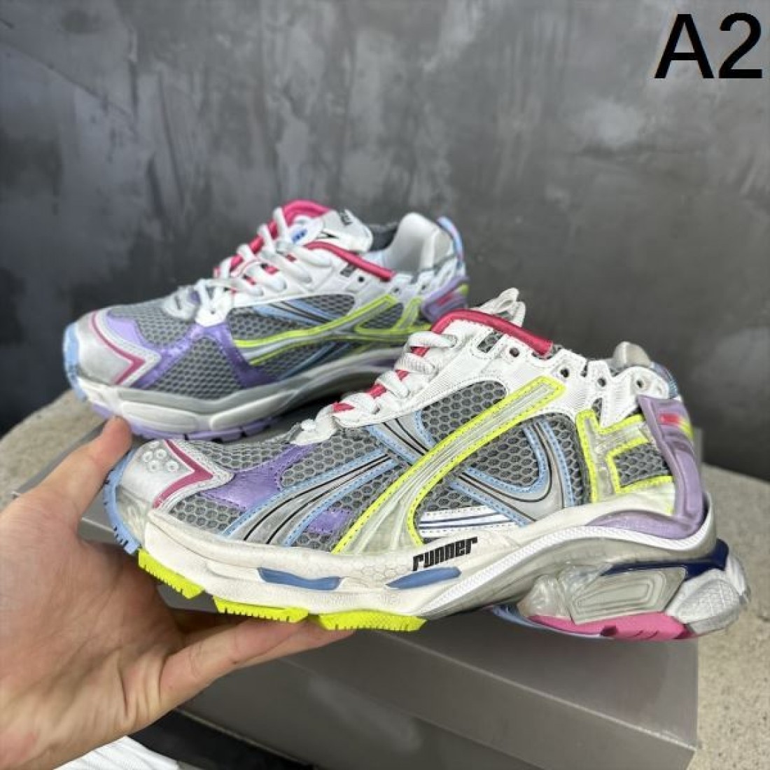 大人カジュアルに BALENCIAGA バレンシアガ コピー スニーカー 早い者勝ち