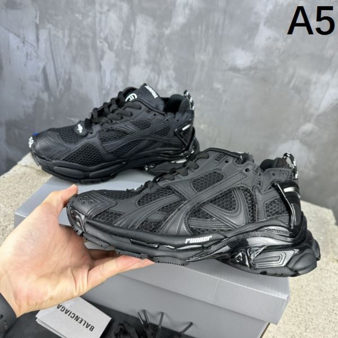 大人カジュアルに BALENCIAGA バレンシアガ コピー スニーカー 早い者勝ち
