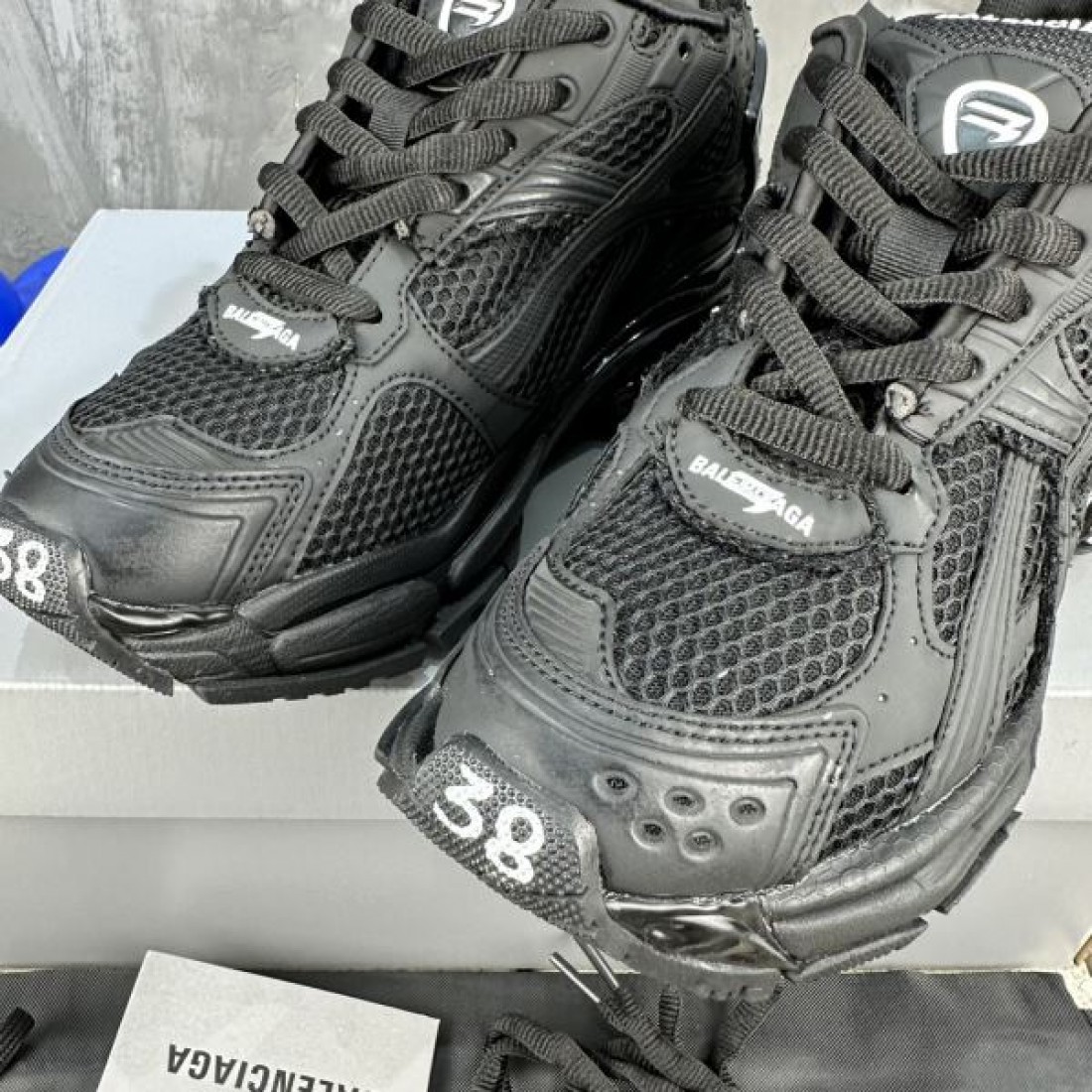 大人カジュアルに BALENCIAGA バレンシアガ コピー スニーカー 早い者勝ち
