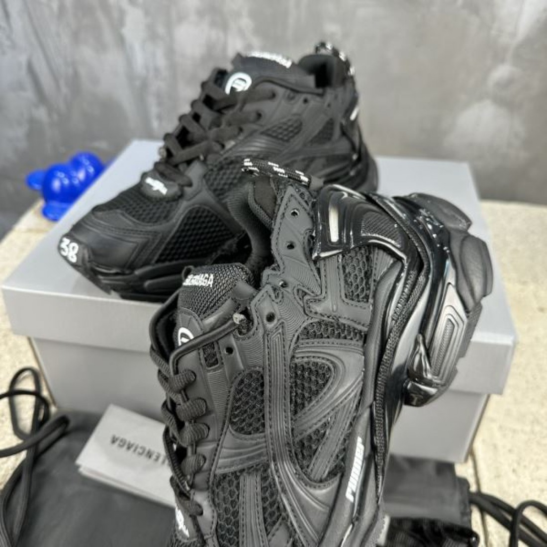 大人カジュアルに BALENCIAGA バレンシアガ コピー スニーカー 早い者勝ち