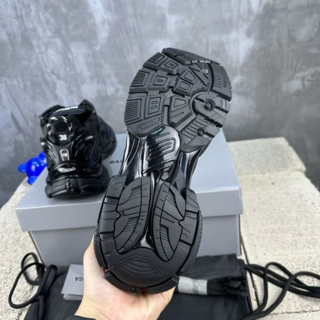 大人カジュアルに BALENCIAGA バレンシアガ コピー スニーカー 早い者勝ち