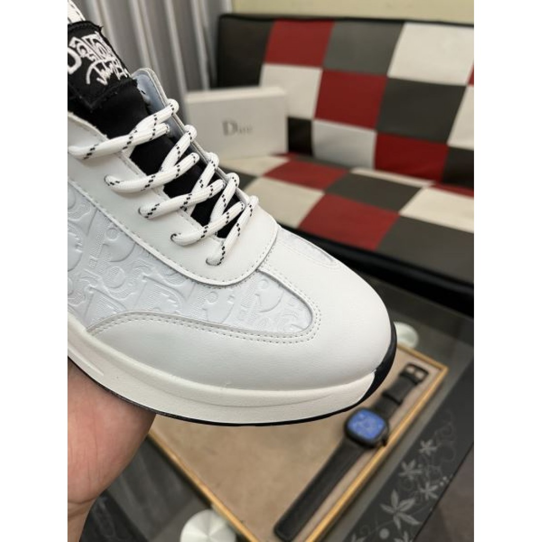 精巧な ディオール コピー スニーカー DIOR 着こなしに品格を添えて