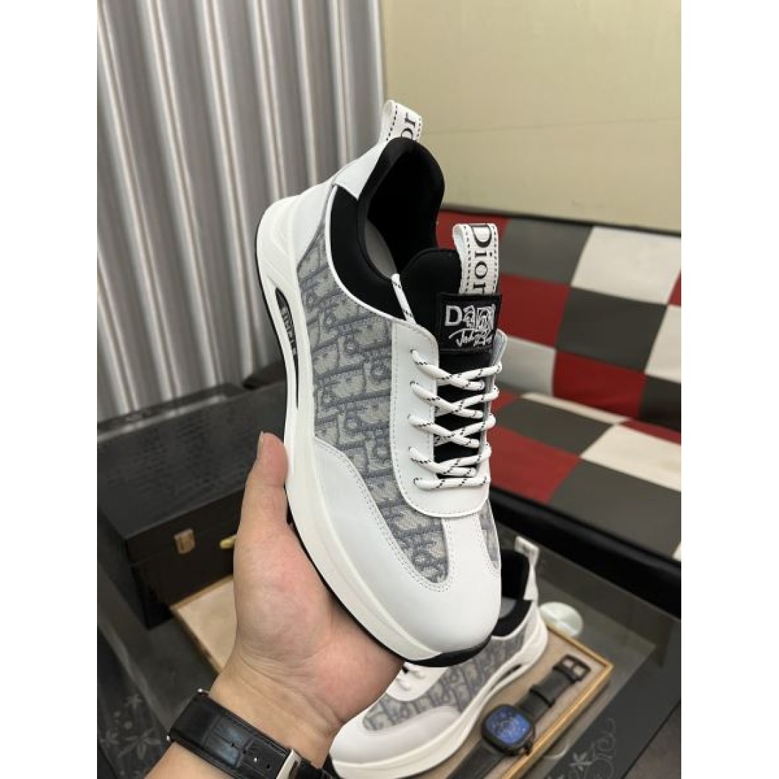 DIOR ディオール コピー スニーカー 優雅な雰囲気と高機能で魅せる逸品
