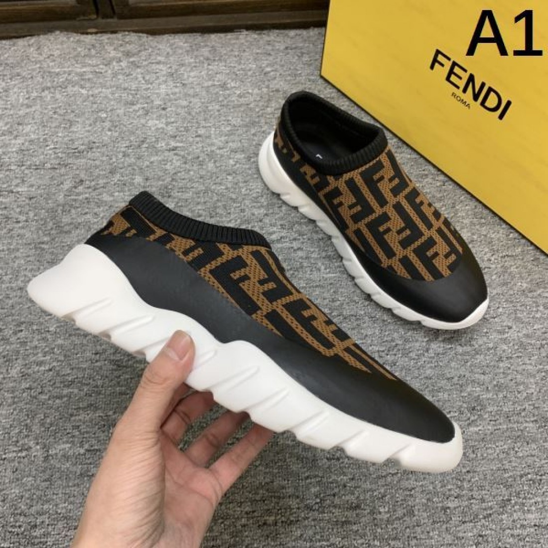 FENDI フェンデイ コピー スニーカー シンプルで上質なデザインが光る