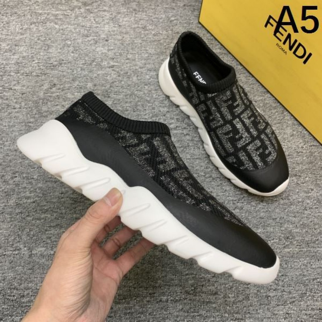 FENDI フェンデイ コピー スニーカー シンプルで上質なデザインが光る