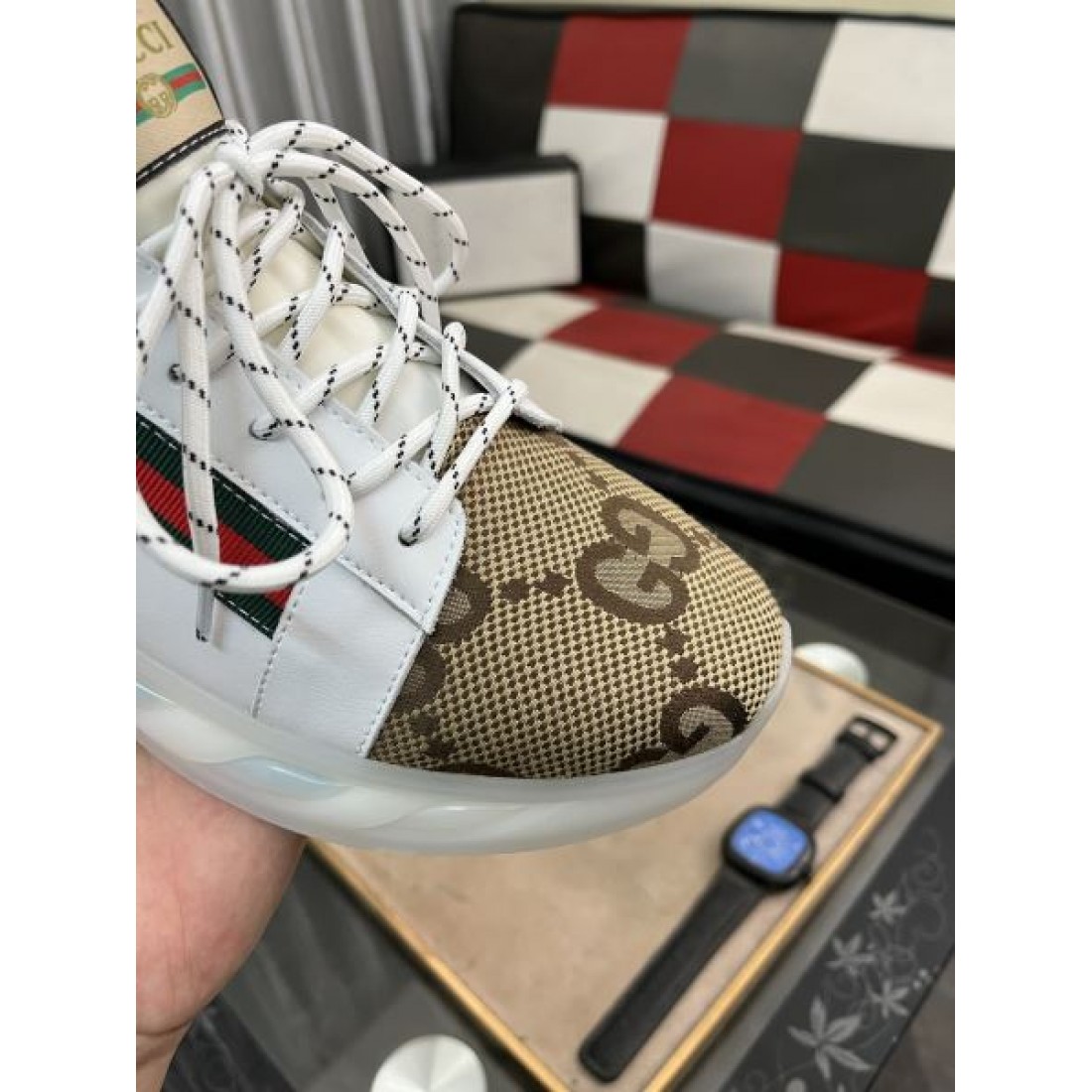 GUCCIで魅せる グッチ コピー スニーカー エネルギッシュで洗練された