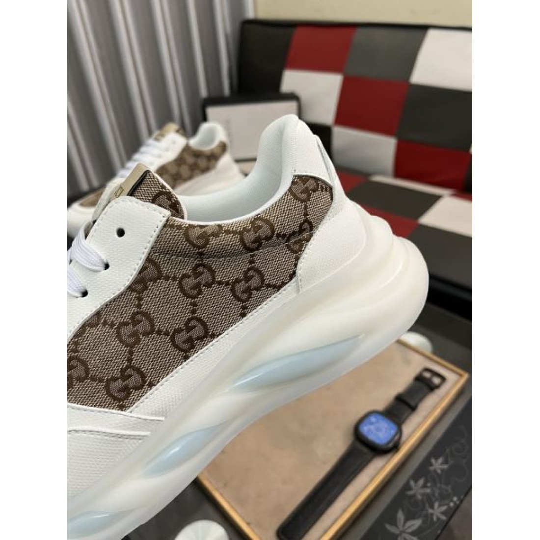 グッチ コピー スニーカー GUCCI都会的でスマートなデザインが魅力