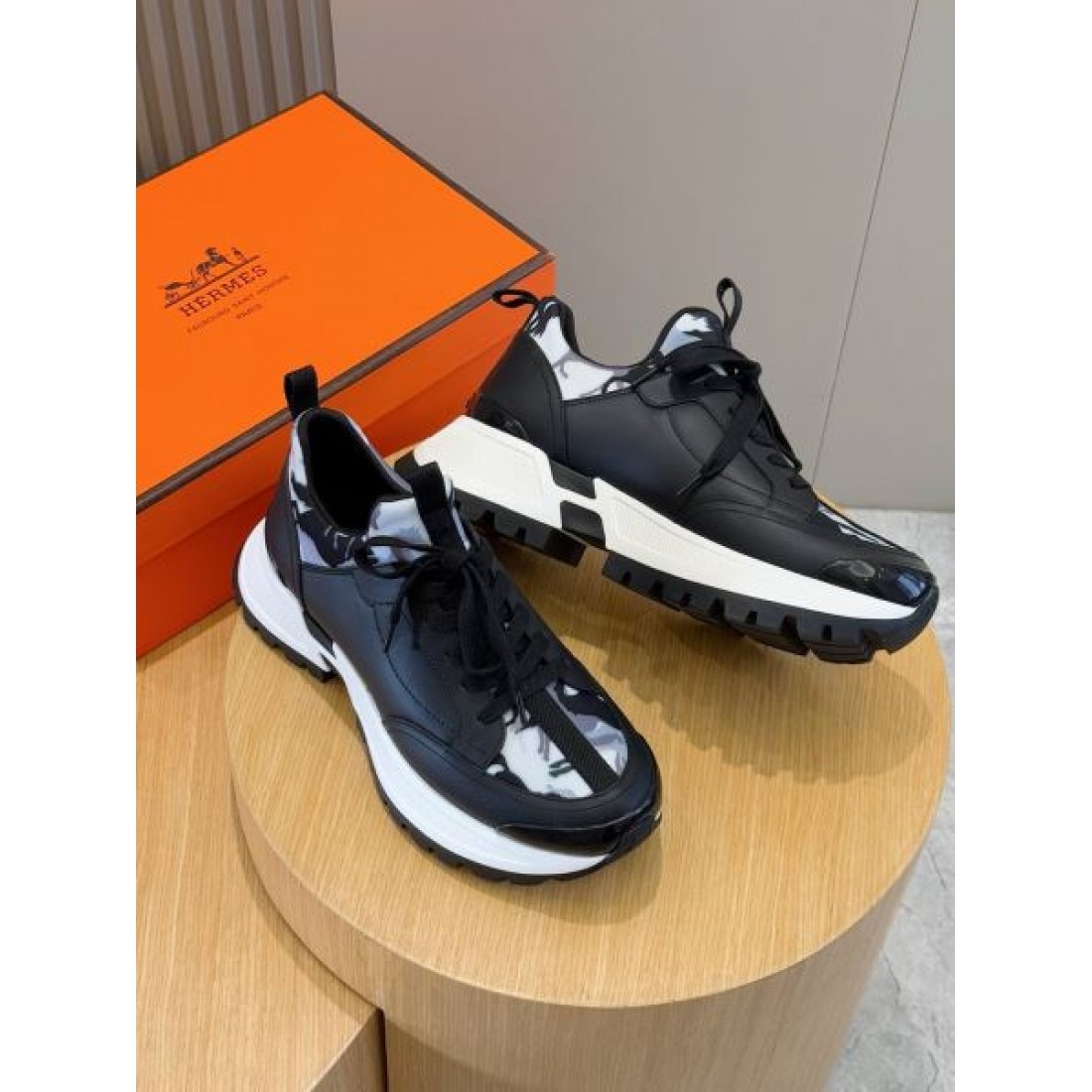 HERMES エルメス コピー スニーカー 高級でクラシックな魅力を手に入れて