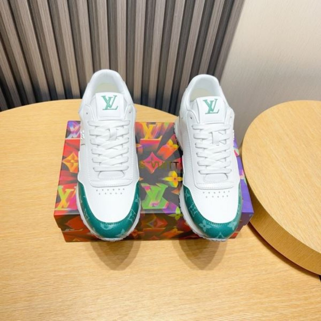 存在感抜群の LOUIS VUITTON ルイヴィトン コピー スニーカー 洗練された