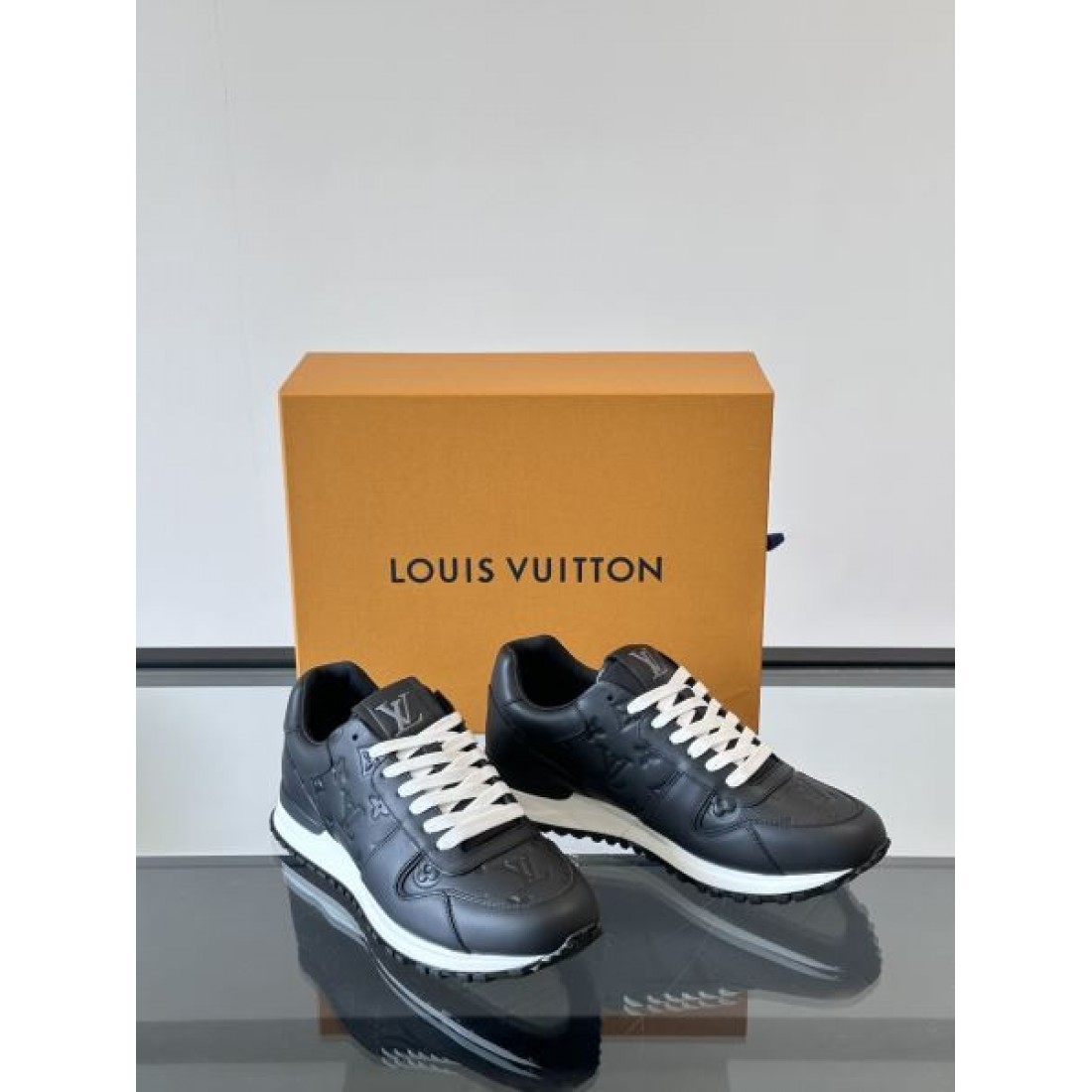 LOUIS VUITTON ルイヴィトン コピー スニーカー 現代的で存在感のある一足