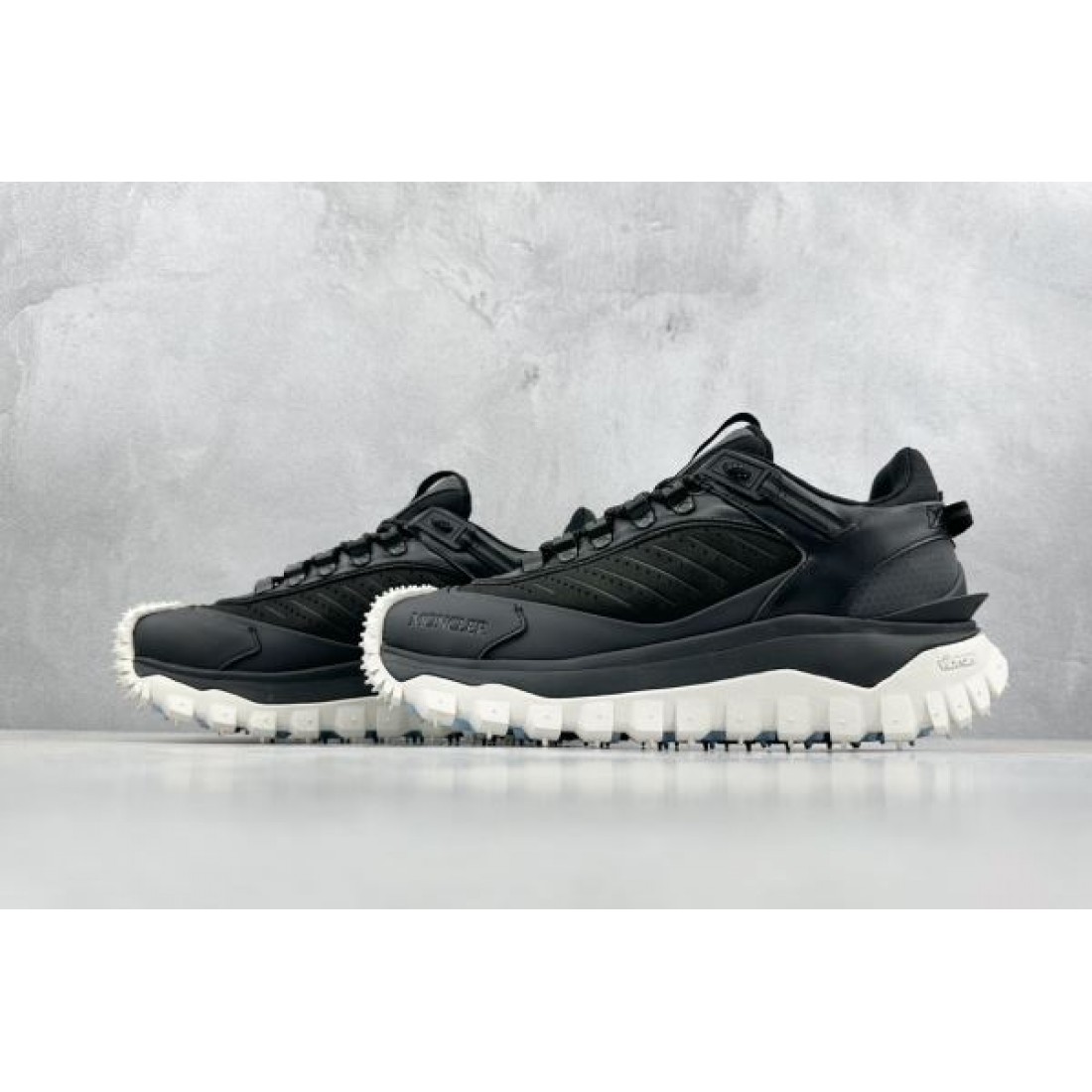 モード感漂う MONCLER モンクレール コピー スニーカー 軽やかで快適な