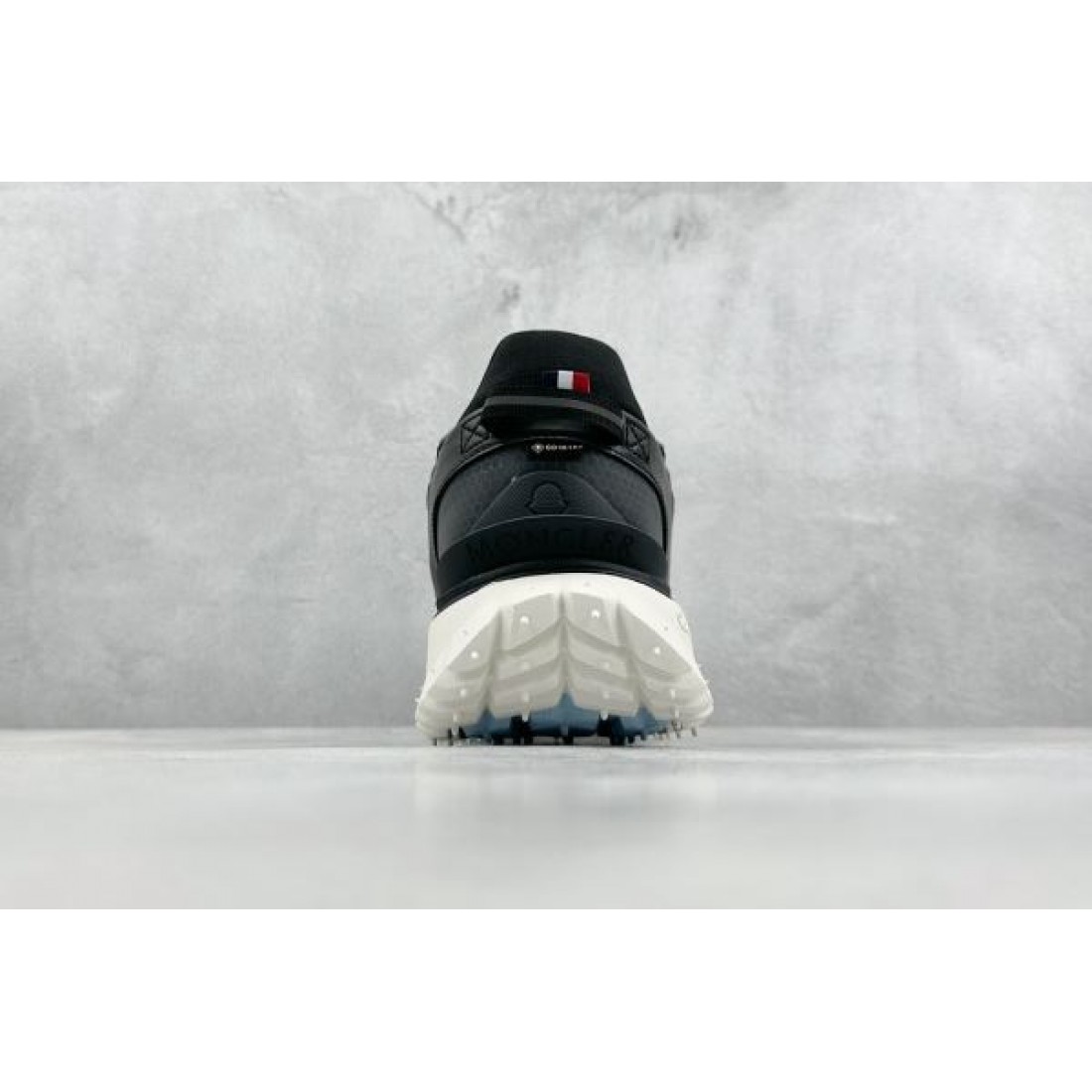 モード感漂う MONCLER モンクレール コピー スニーカー 軽やかで快適な