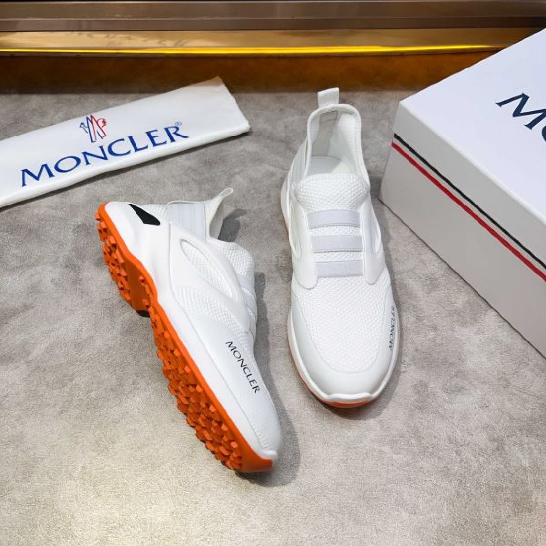 シーズンの流行にチェック MONCLER モンクレール コピー スニーカー 大人可愛い