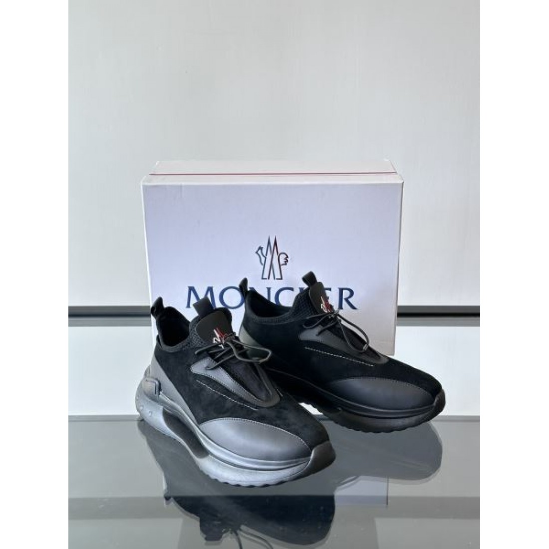 MONCLER モンクレール コピー スニーカー 快適で軽やかな印象を与える注目の一足