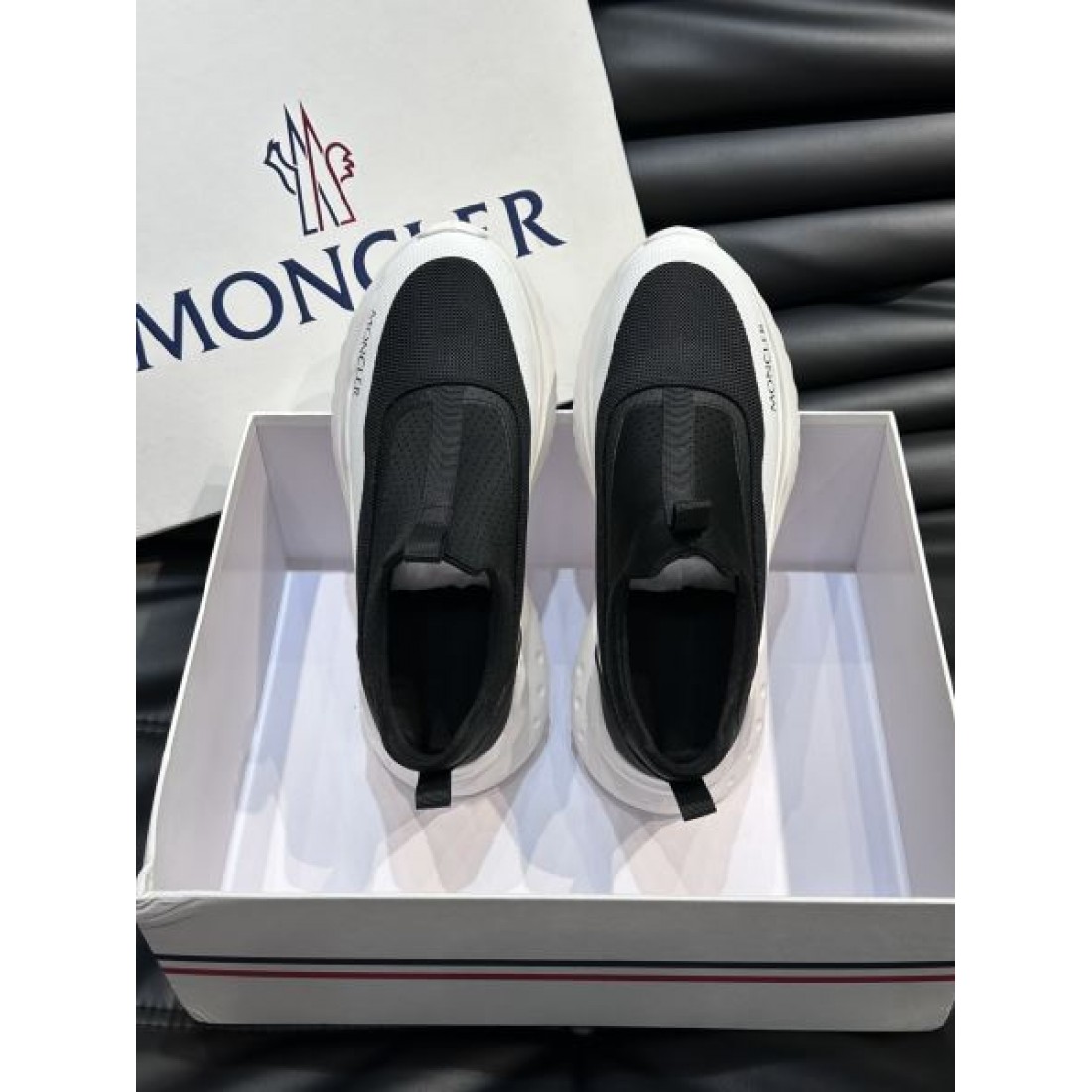 モンクレール コピー スニーカー MONCLER洗練された都会派スタイルが魅力
