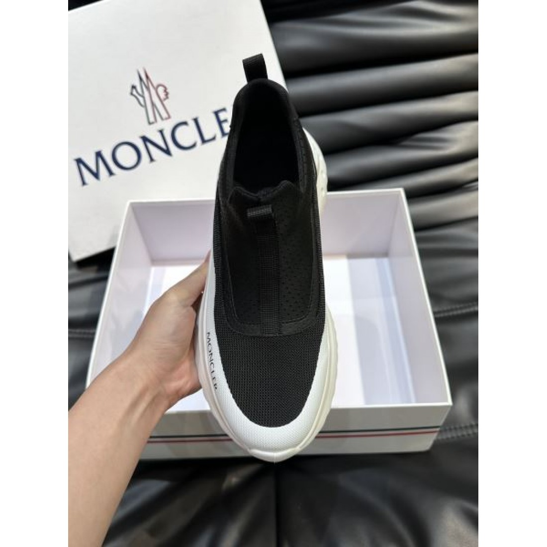 モンクレール コピー スニーカー MONCLER洗練された都会派スタイルが魅力