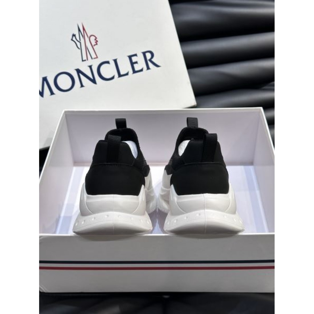 モンクレール コピー スニーカー MONCLER洗練された都会派スタイルが魅力