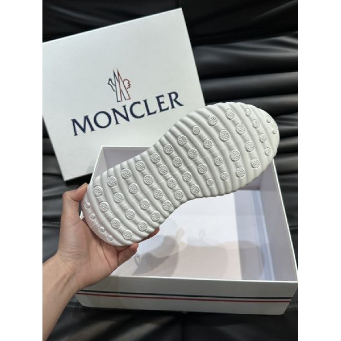 モンクレール コピー スニーカー MONCLER洗練された都会派スタイルが魅力