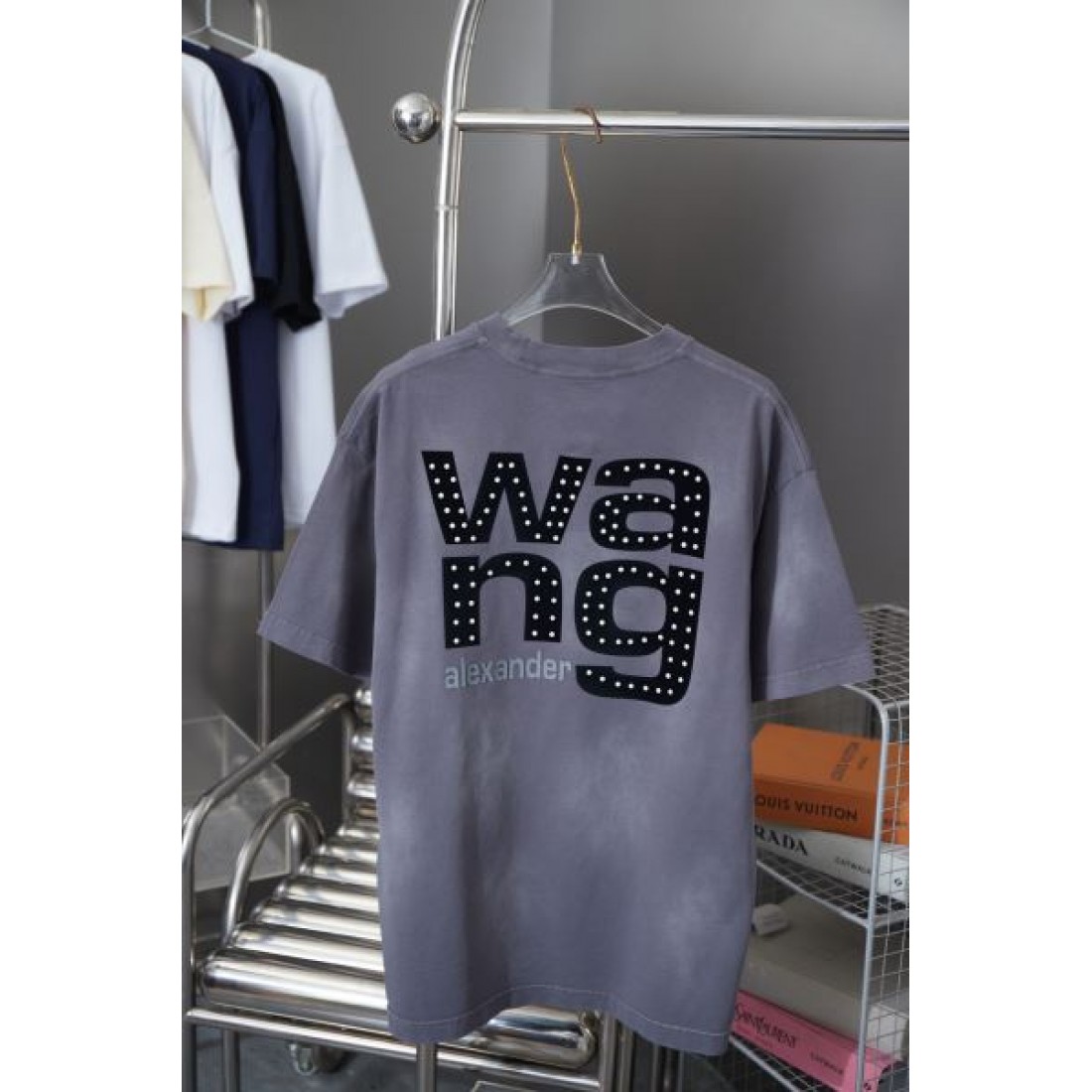 シャープで軽やかな印象の ALEXANDER WANG アレキサンダーワン コピー 半袖Tシャツ