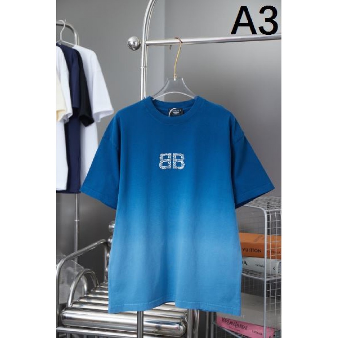  洗練されたと斬新さを融合した BALENCIAGA バレンシアガ コピー 半袖Tシャツ