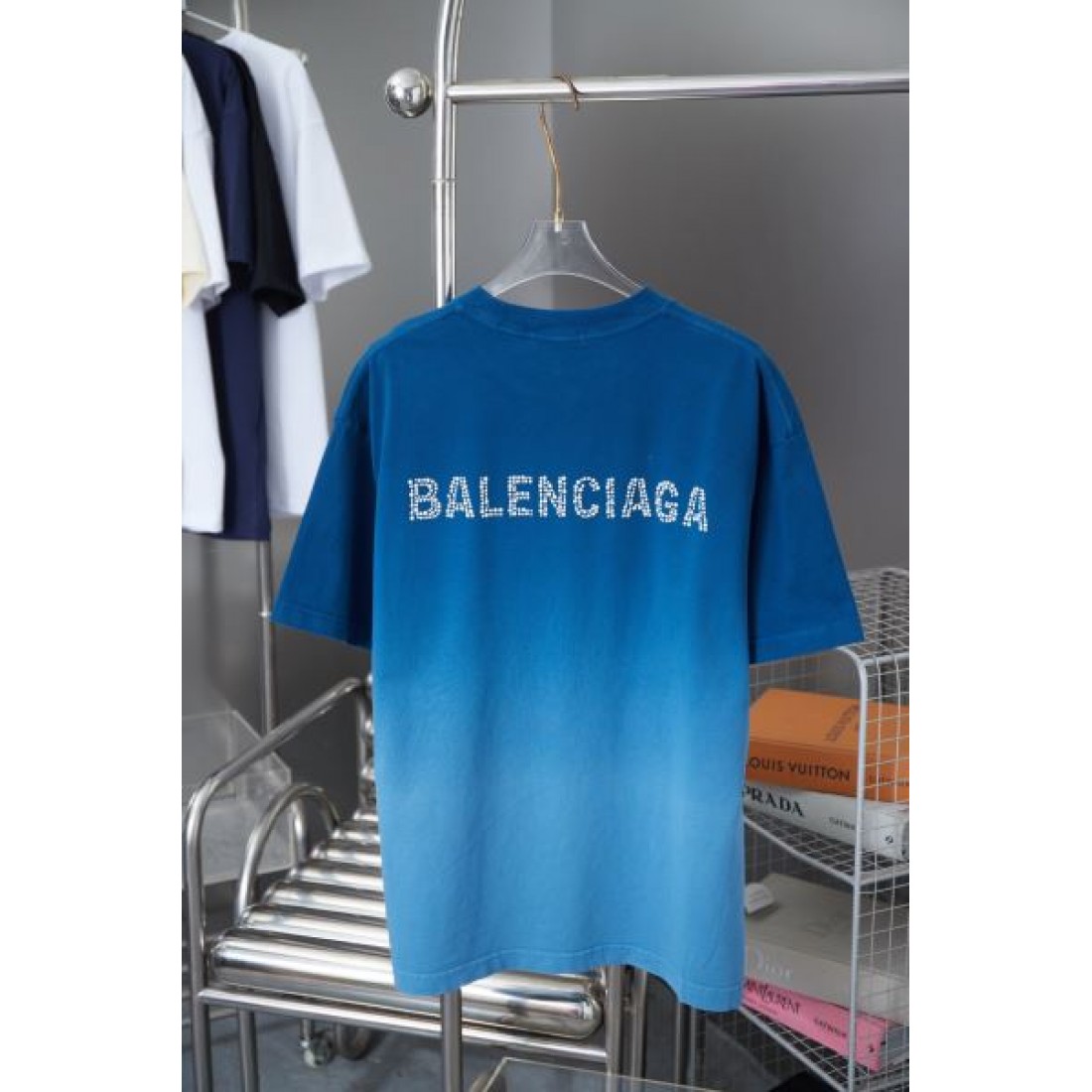  洗練されたと斬新さを融合した BALENCIAGA バレンシアガ コピー 半袖Tシャツ