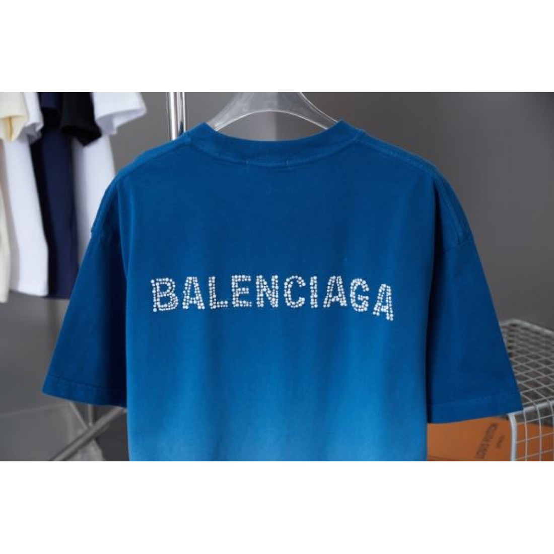  洗練されたと斬新さを融合した BALENCIAGA バレンシアガ コピー 半袖Tシャツ