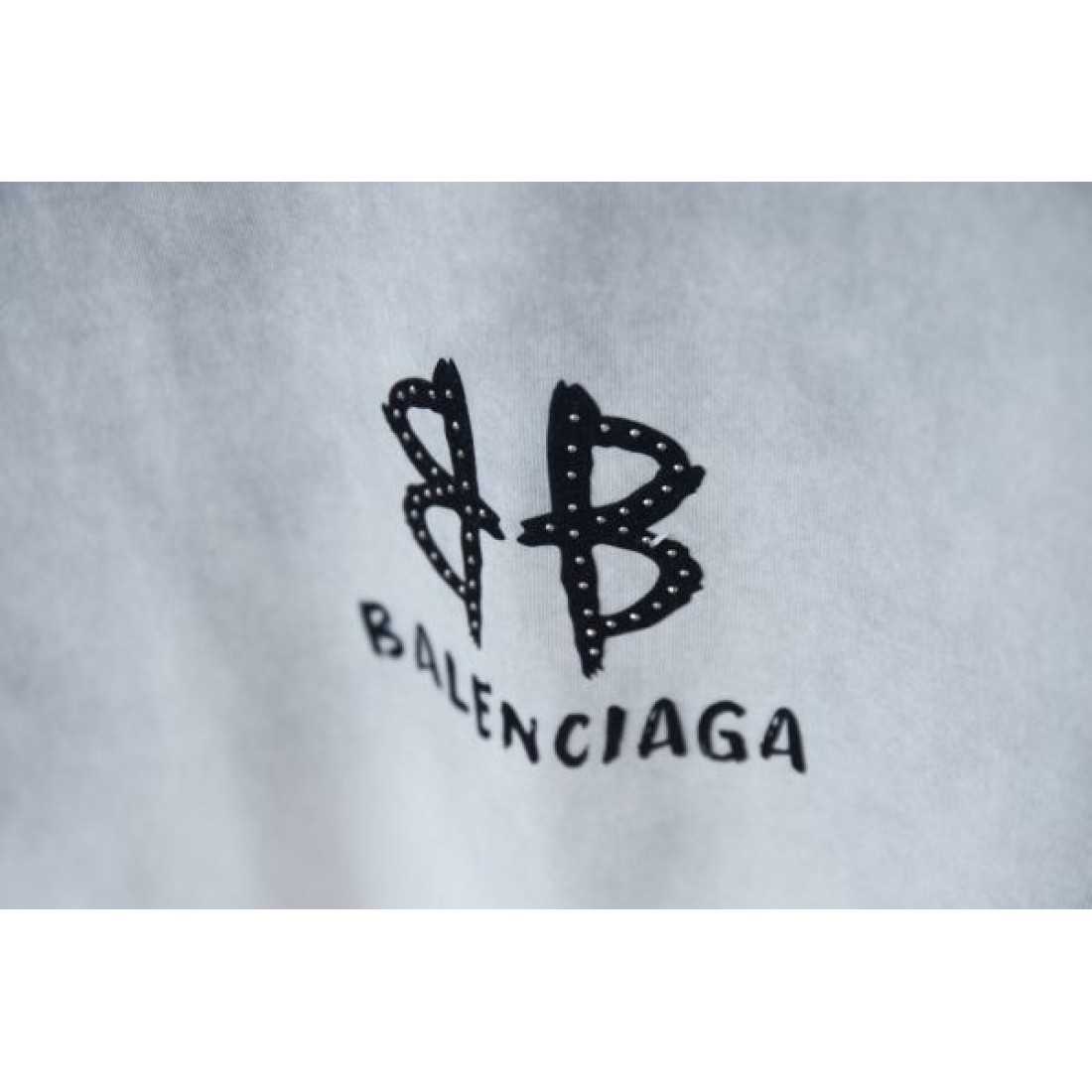 BALENCIAGA バレンシアガ コピー 半袖Tシャツ モードで大胆なデザイン