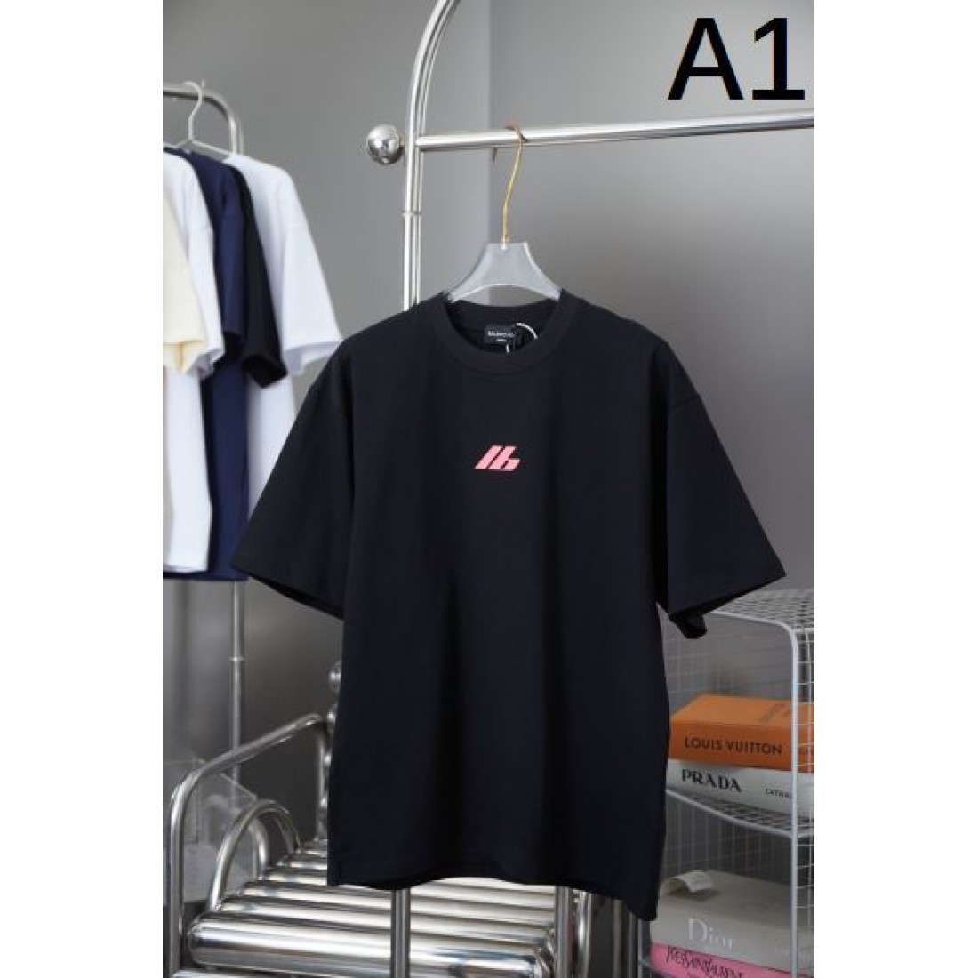 落ち着きと個性を兼ね備えた バレンシアガ コピー 半袖Tシャツ BALENCIAGA