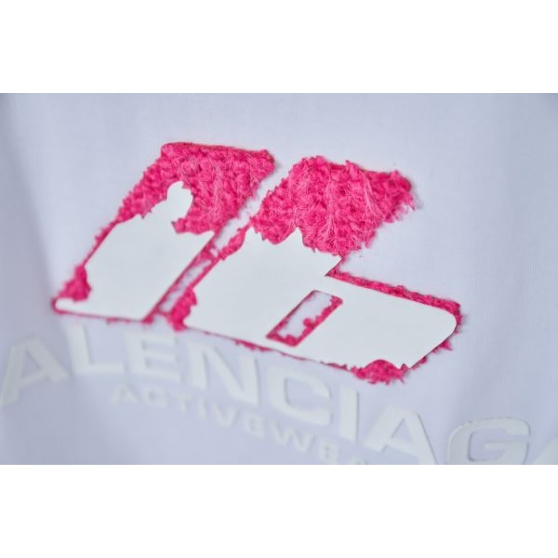 落ち着きと個性を兼ね備えた バレンシアガ コピー 半袖Tシャツ BALENCIAGA
