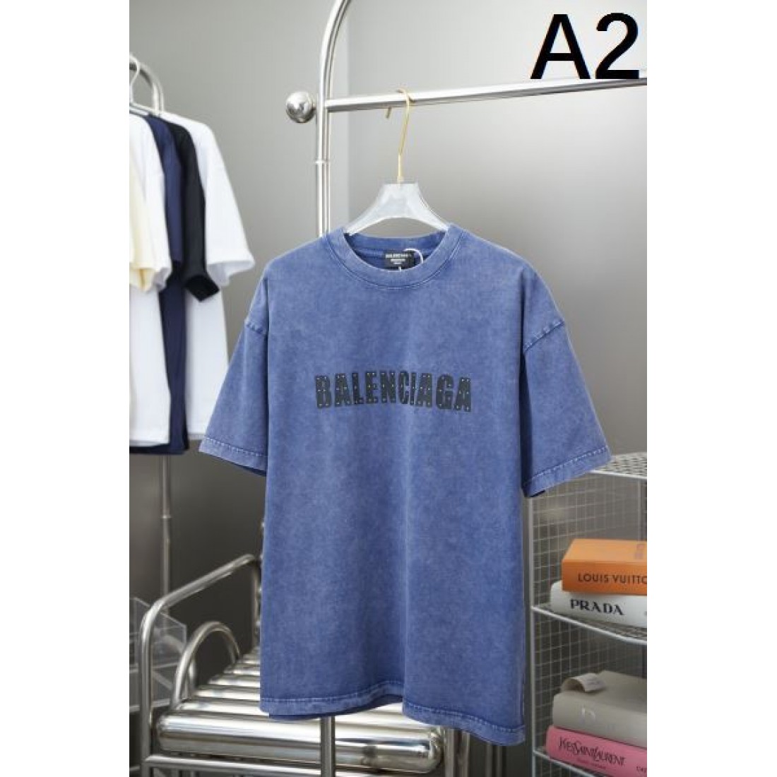 ユニークかつアーバンな魅力を放つ BALENCIAGA コピー 半袖Tシャツ