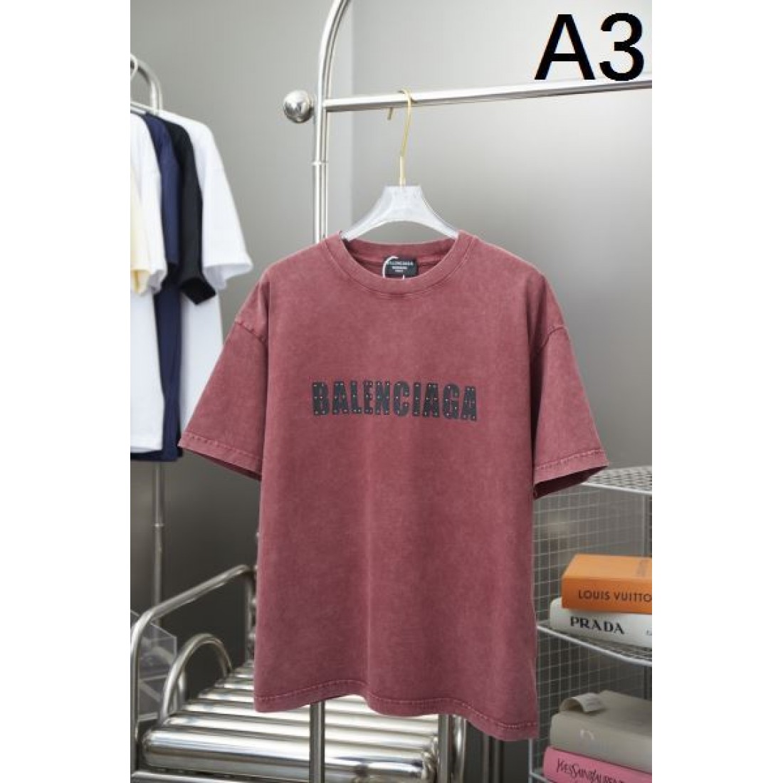 ユニークかつアーバンな魅力を放つ BALENCIAGA コピー 半袖Tシャツ