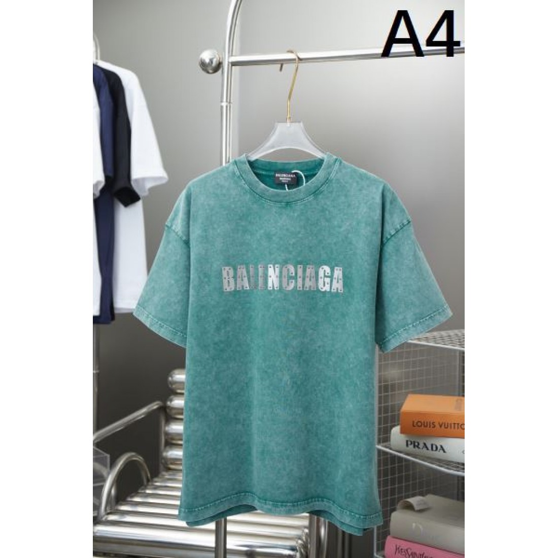 ユニークかつアーバンな魅力を放つ BALENCIAGA コピー 半袖Tシャツ