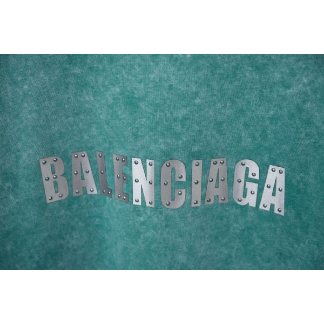 ユニークかつアーバンな魅力を放つ BALENCIAGA コピー 半袖Tシャツ