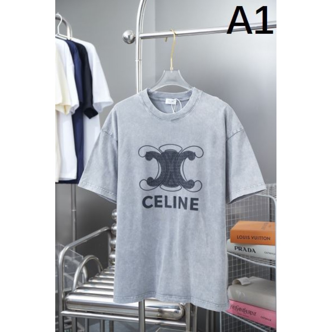 上質な質感 CELINE セリーヌ コピー 半袖Tシャツ フェミニンでミニマルな印象に
