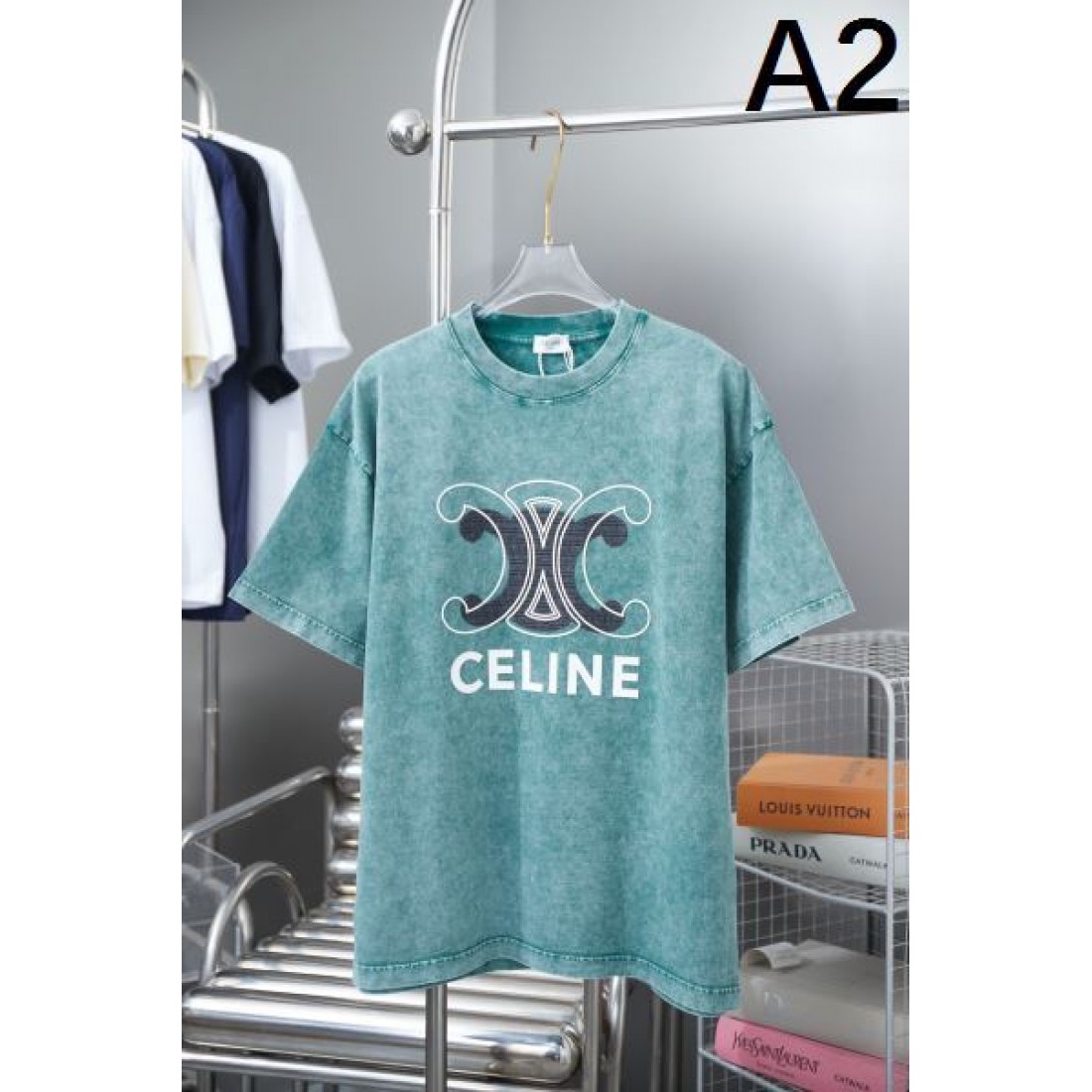 上質な質感 CELINE セリーヌ コピー 半袖Tシャツ フェミニンでミニマルな印象に
