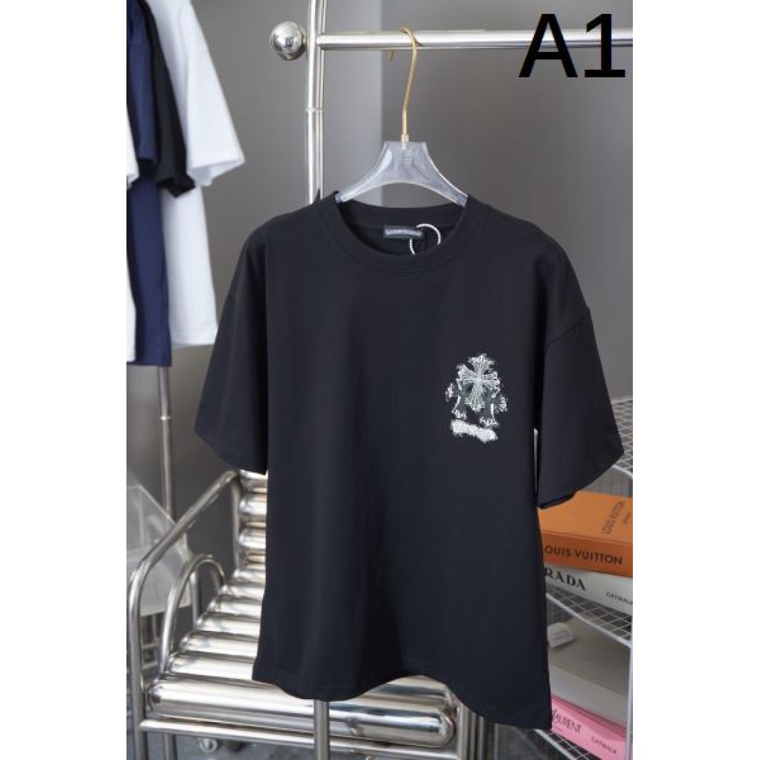 大胆で印象的な CHROME HEARTS クロムハーツ コピー 半袖Tシャツ クロムハーツ
