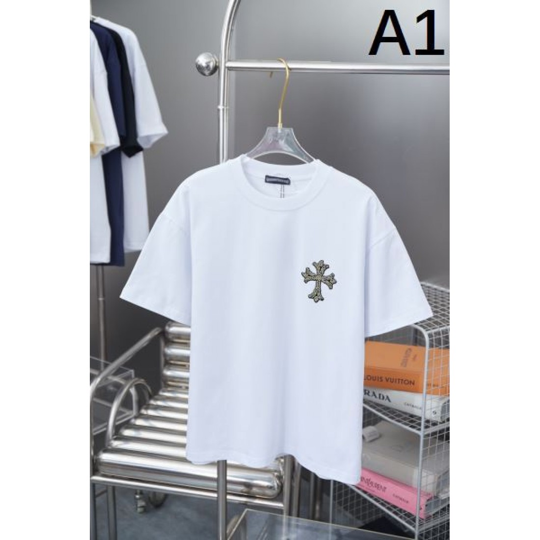 CHROME HEARTS クロムハーツ コピー 半袖Tシャツ エッジィな魅力