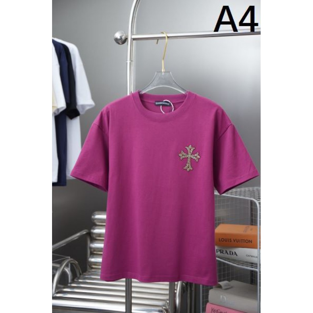 CHROME HEARTS クロムハーツ コピー 半袖Tシャツ エッジィな魅力