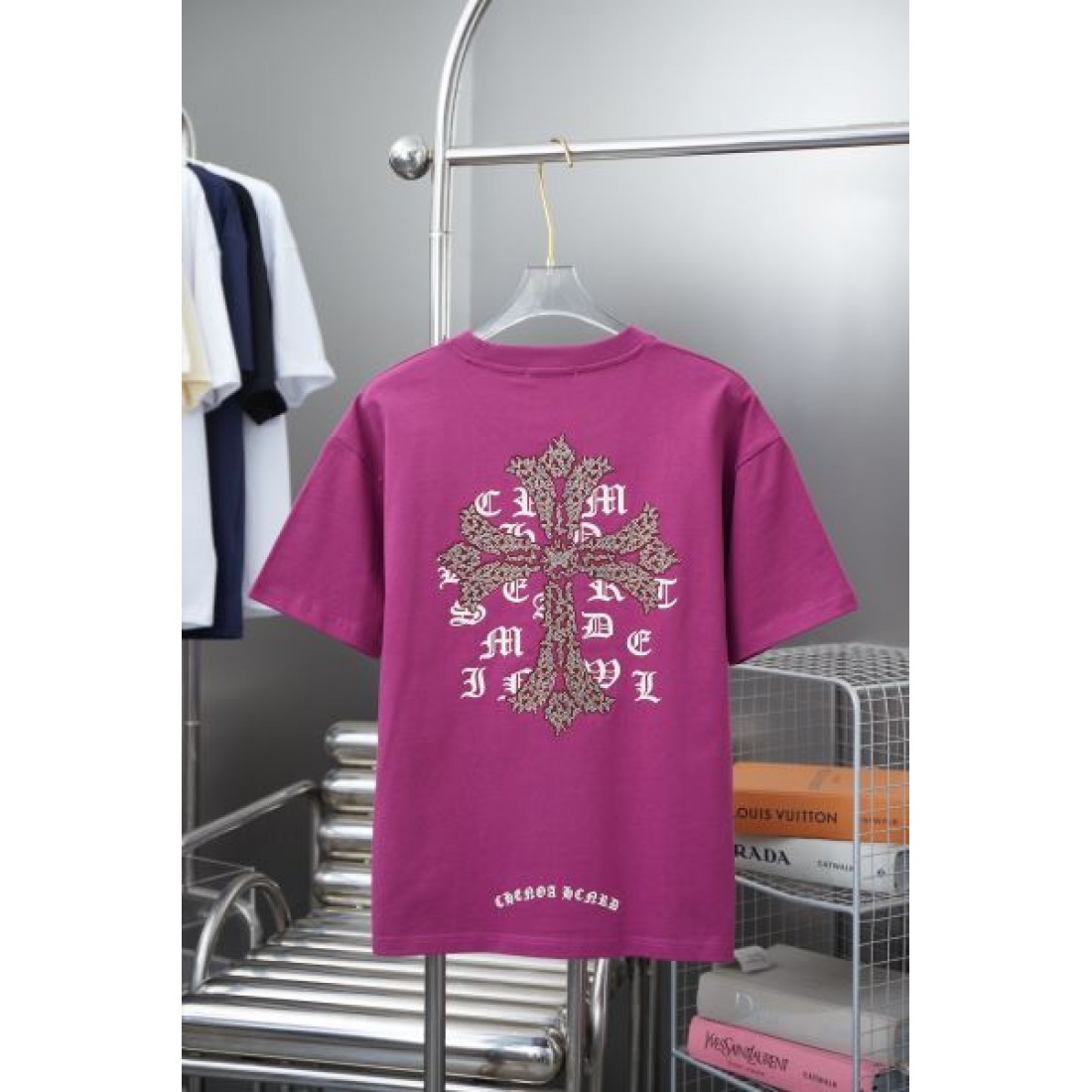 CHROME HEARTS クロムハーツ コピー 半袖Tシャツ エッジィな魅力