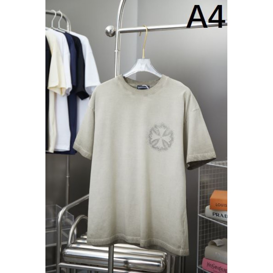 CHROME HEARTS クロムハーツ コピー 半袖Tシャツ 自由と個性を象徴する 逸品