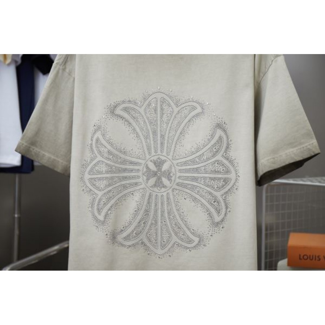 CHROME HEARTS クロムハーツ コピー 半袖Tシャツ 自由と個性を象徴する 逸品