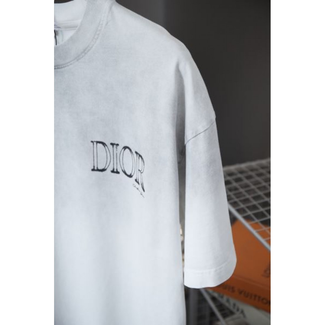 モダンな雰囲気漂う DIOR ディオール コピー 半袖Tシャツ 上品な