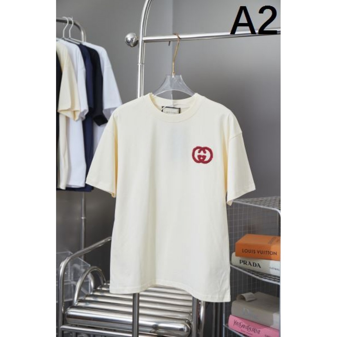 GUCCI グッチ コピー 半袖Tシャツ 洗練されたシルエットと都会的な