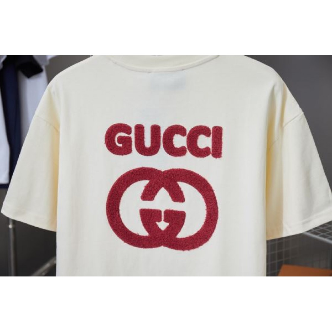 GUCCI グッチ コピー 半袖Tシャツ 洗練されたシルエットと都会的な
