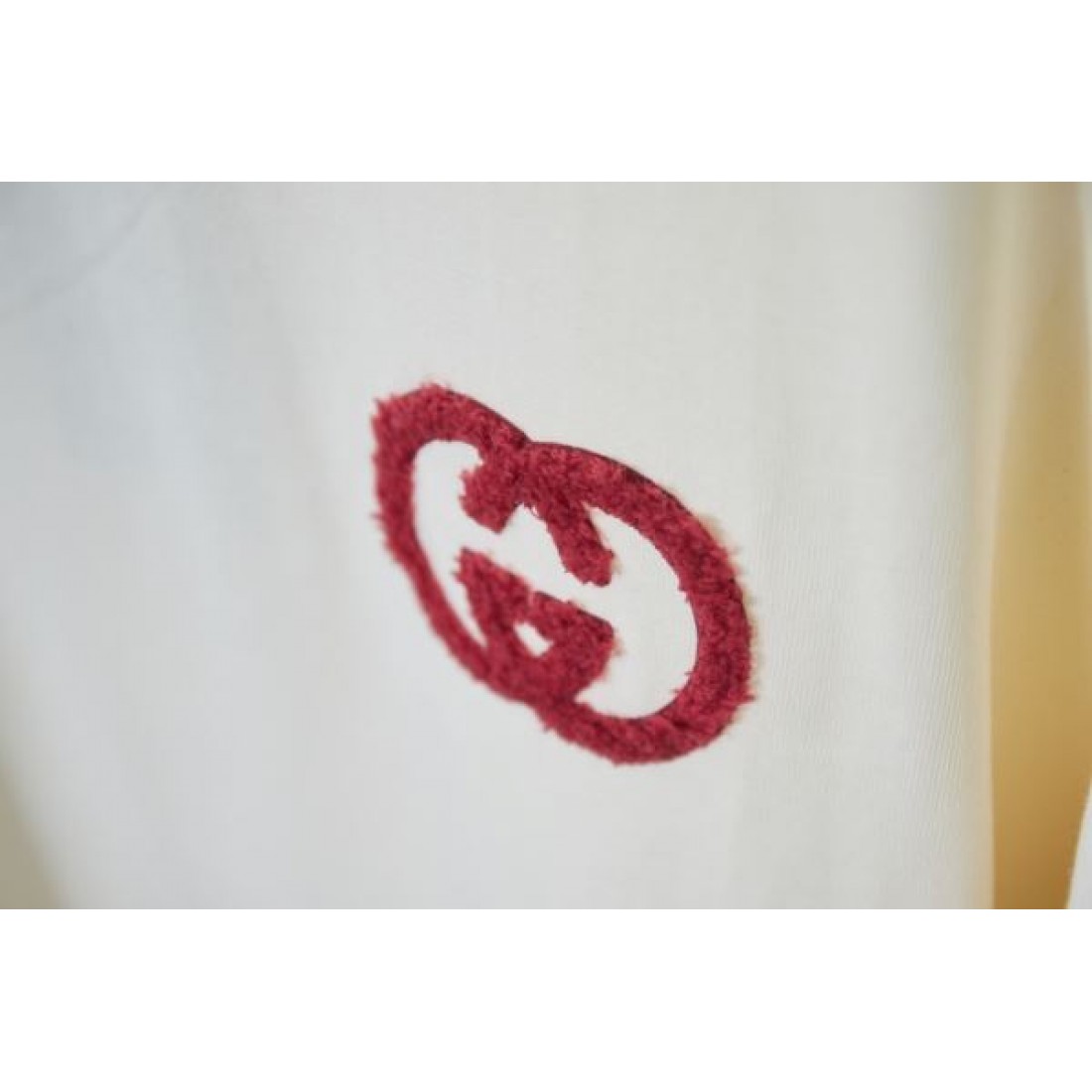 GUCCI グッチ コピー 半袖Tシャツ 洗練されたシルエットと都会的な