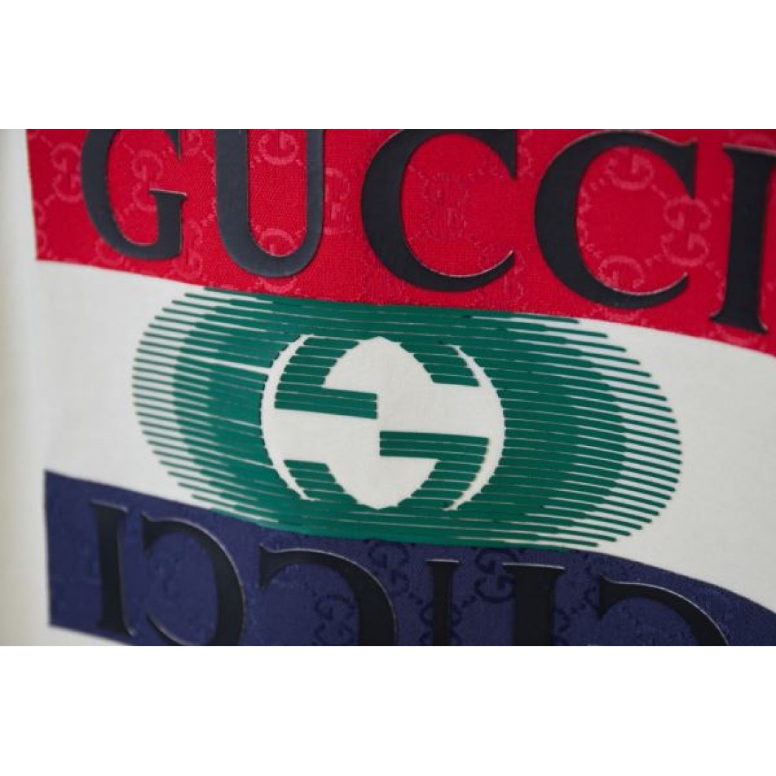 エフォートレスで魅力的な GUCCI グッチ コピー 半袖Tシャツ ミニマル