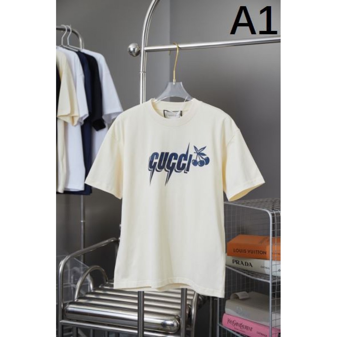 スタイリッシュなスタイル GUCCI グッチ コピー 半袖Tシャツ 今季は色を使った注目新品