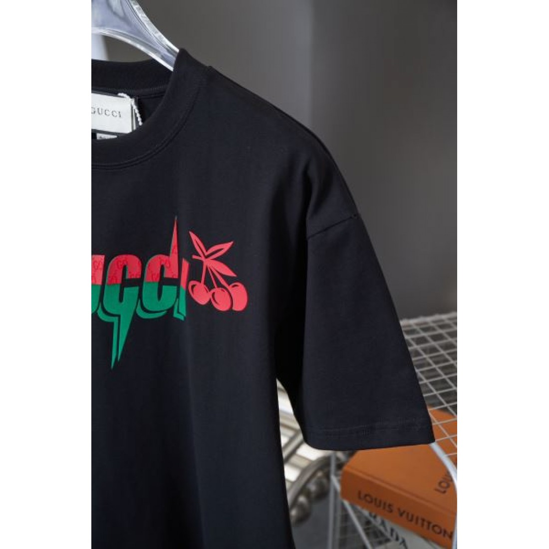 スタイリッシュなスタイル GUCCI グッチ コピー 半袖Tシャツ 今季は色を使った注目新品