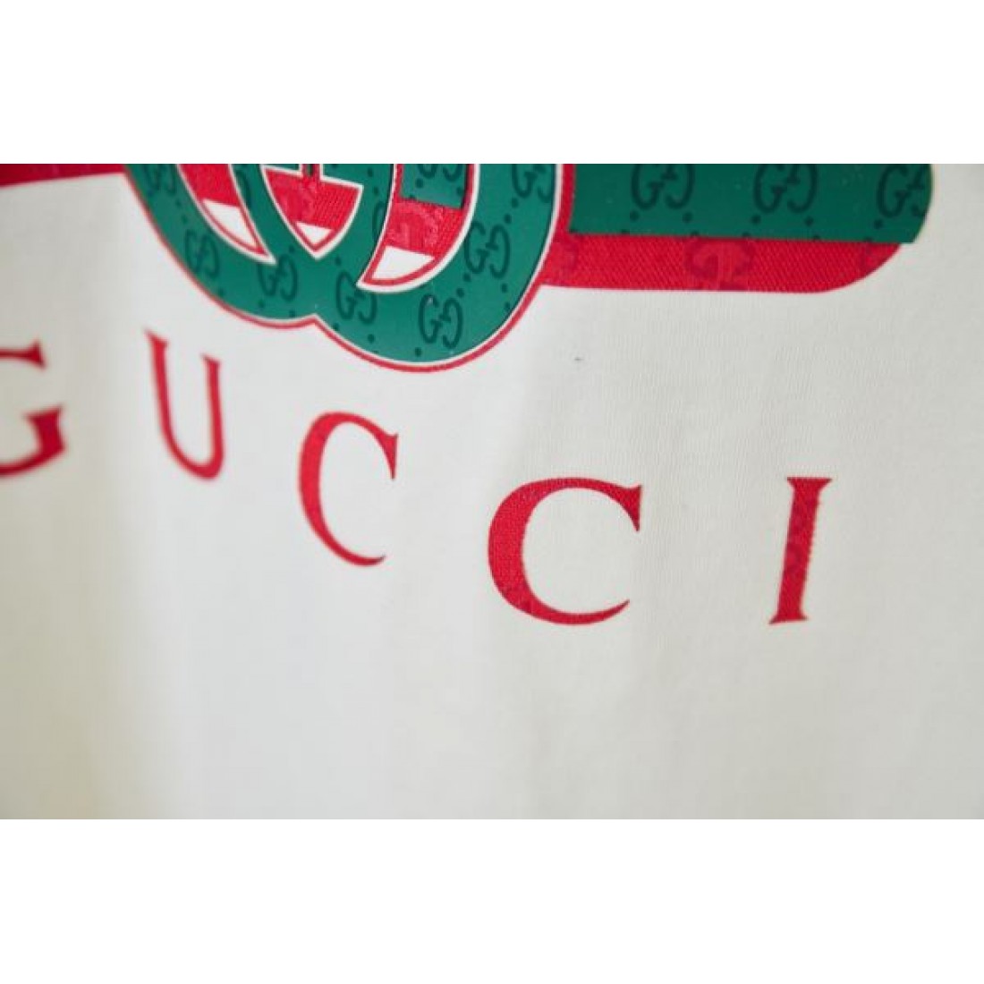 デイリー使いに実用性抜群 GUCCI グッチ コピー 半袖Tシャツ 引き続き注目のスタイル